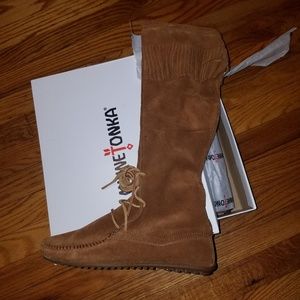 Minnetonka NEW IN BOX knee high moccasins
